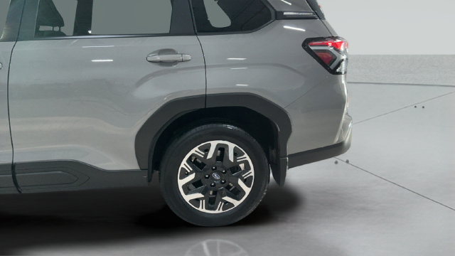 Used 2025 Subaru Forester Premium AWD/4WD image 27