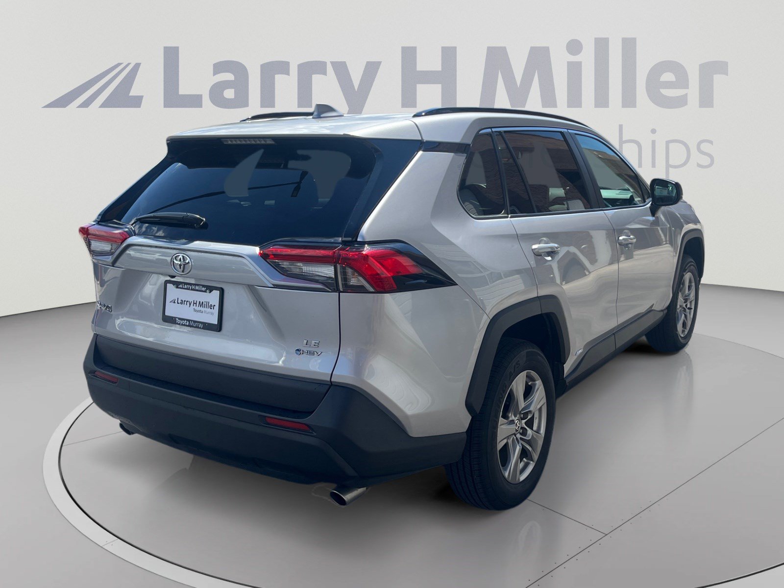Used 2025 Toyota RAV4 LE AWD/4WD image 5