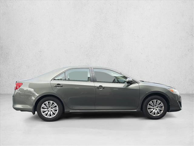 Used 2014 Toyota Camry LE FWD image 6