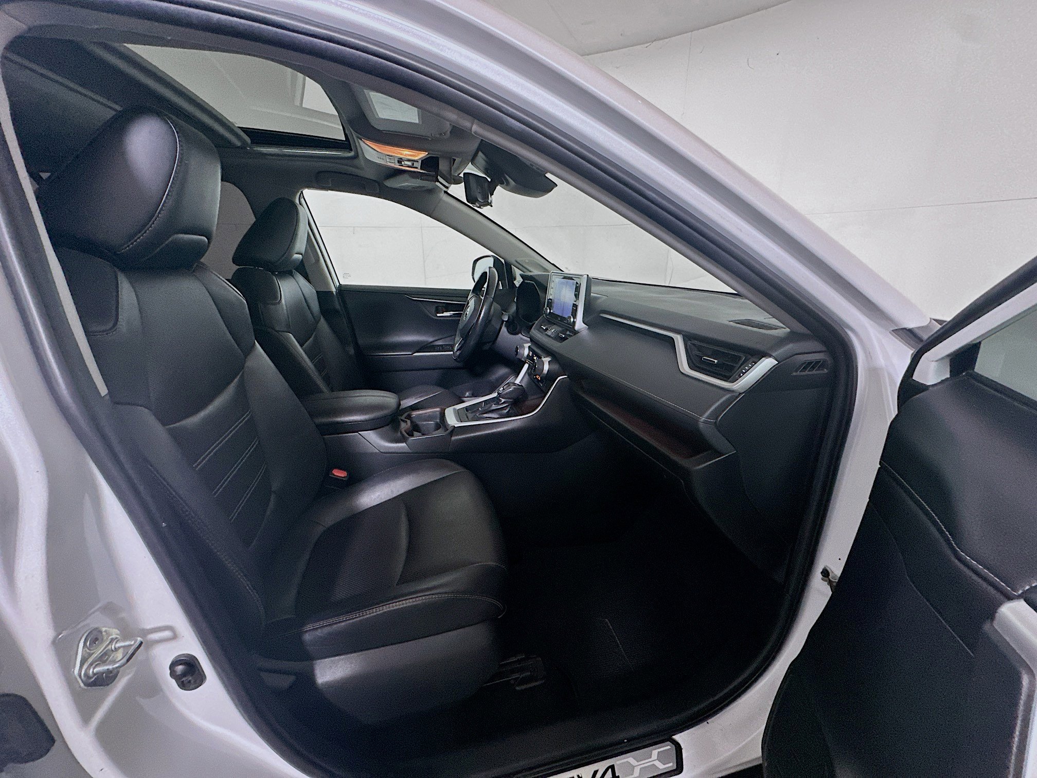 Used 2019 Toyota RAV4 Limited w/ Cold Weather Package FWD image 32