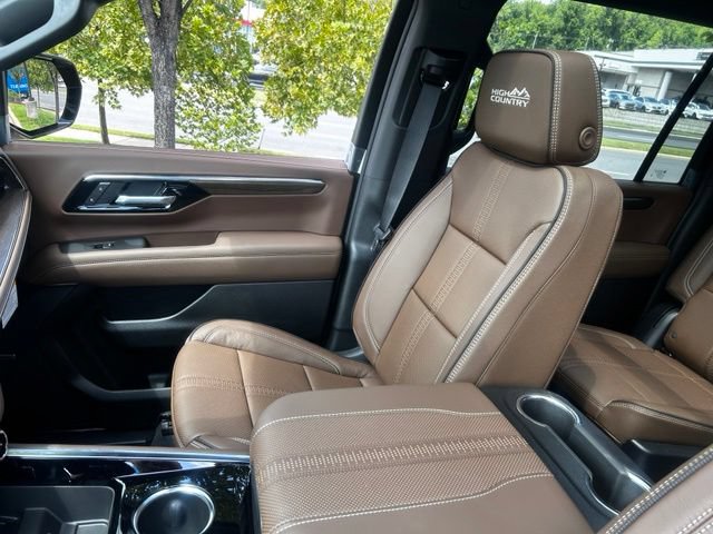 New 2026 Chevrolet Suburban High Country AWD/4WD image 15