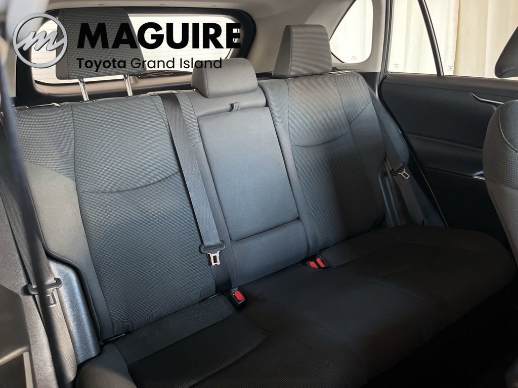 Used 2022 Toyota RAV4 LE AWD/4WD image 34