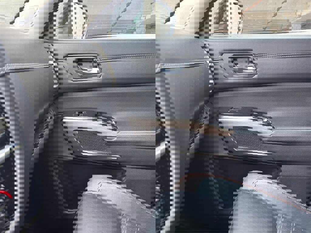 Used 2023 Nissan Pathfinder Platinum w/ Lighting Package (N92) image 25