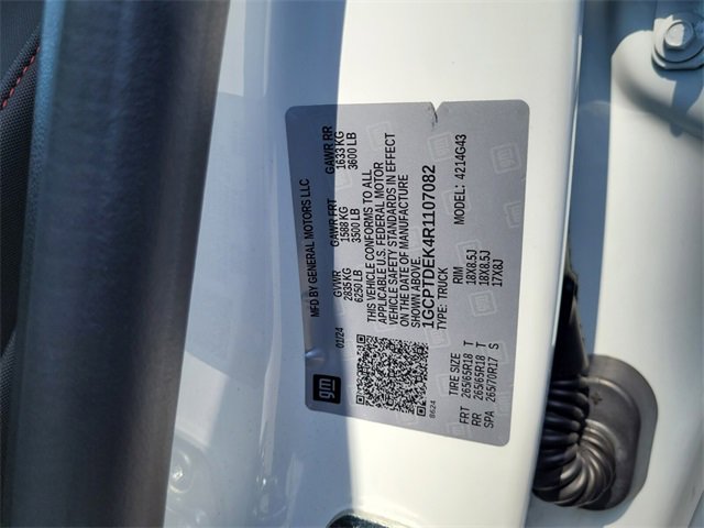 Used 2024 Chevrolet Colorado Z71 w/ Z71 Convenience Package 2 image 17