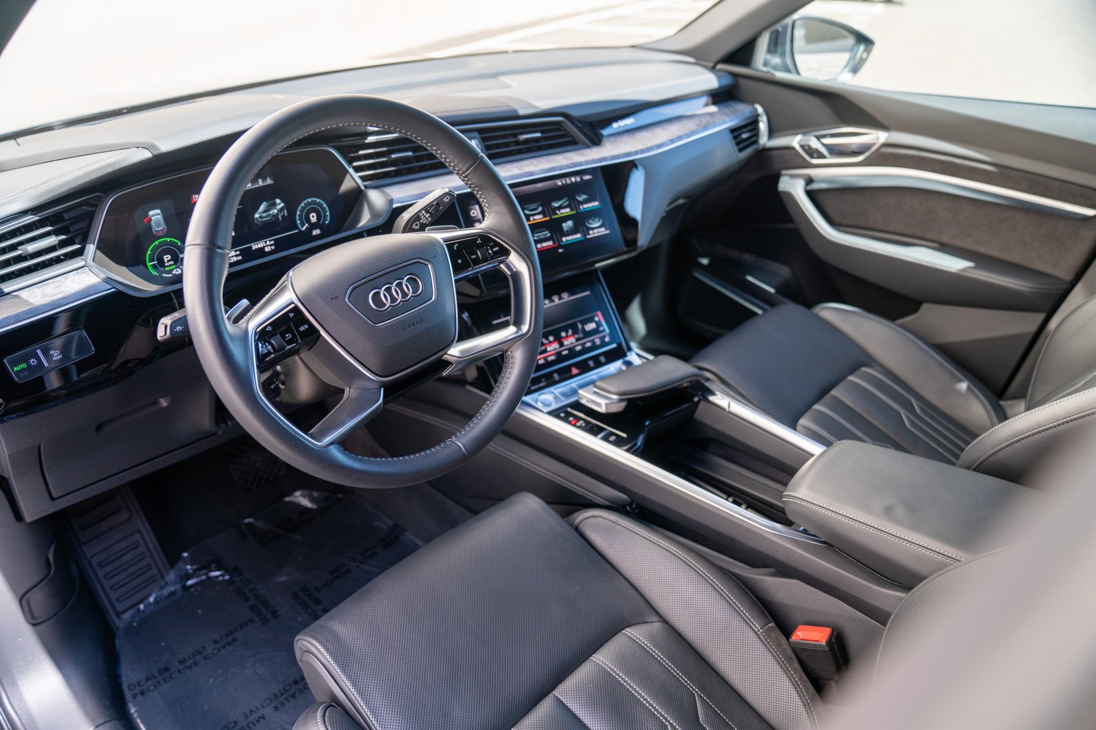 Used 2019 Audi e-tron Prestige w/ Prestige Package AWD/4WD image 4