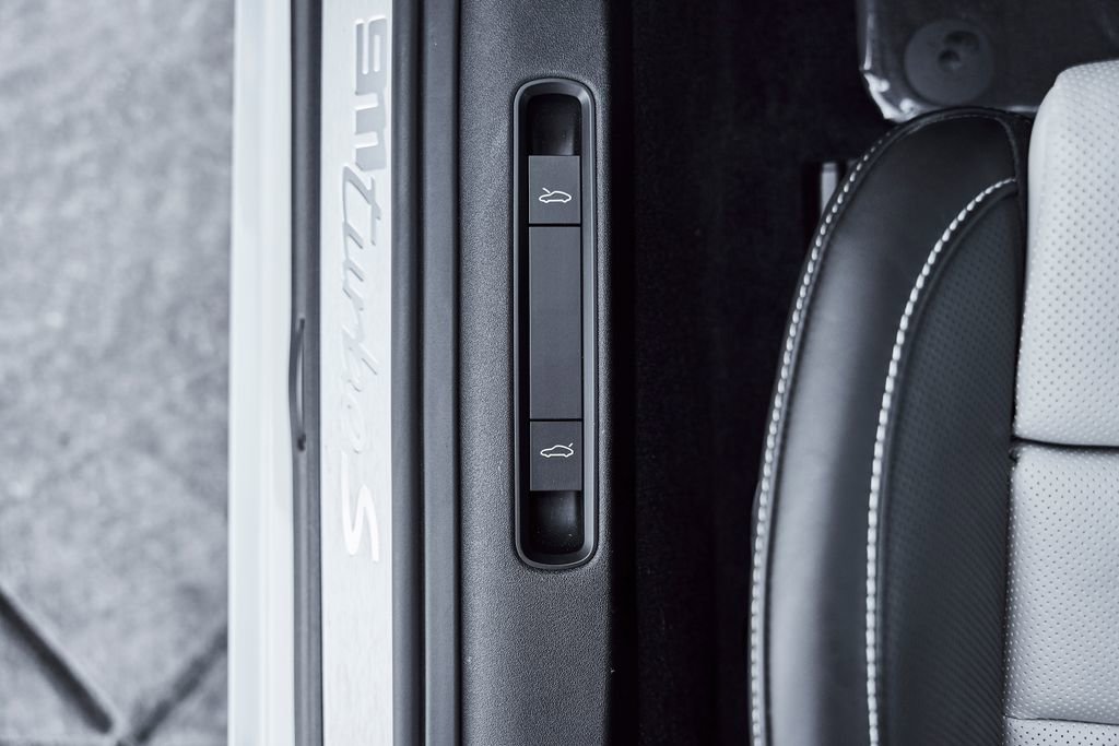 Used 2023 Porsche 911 Turbo S image 33