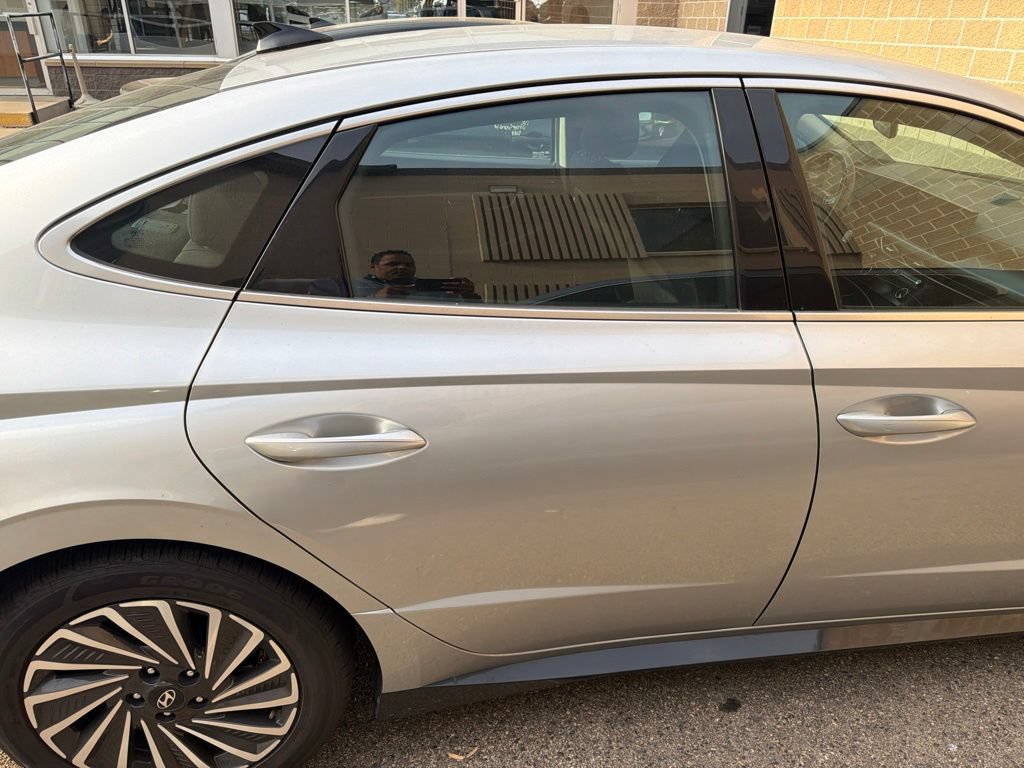 Used 2025 Hyundai Sonata SEL FWD image 8
