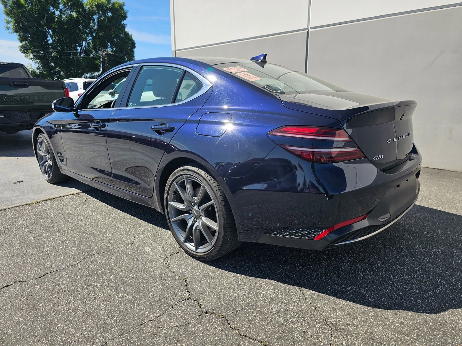 Used 2023 Genesis G70 2.0T image 3