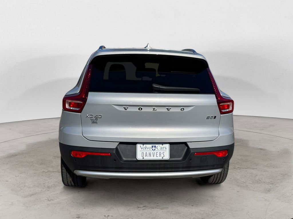 Certified 2025 Volvo XC40 B5 Plus AWD/4WD image 5