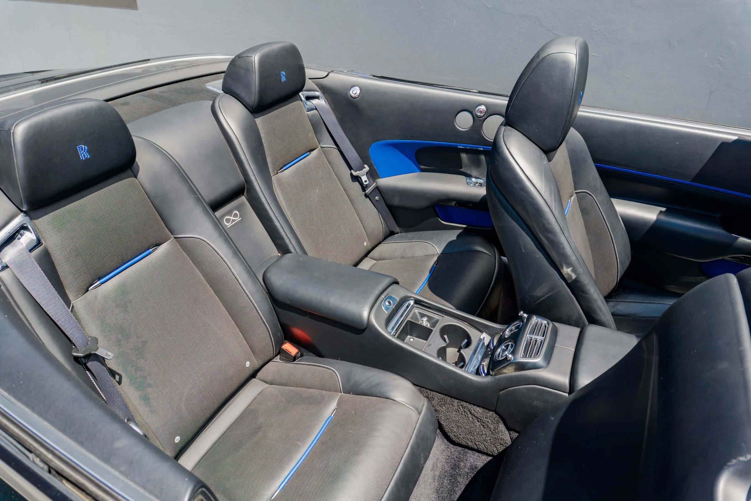Used 2018 Rolls-Royce Dawn RWD image 60