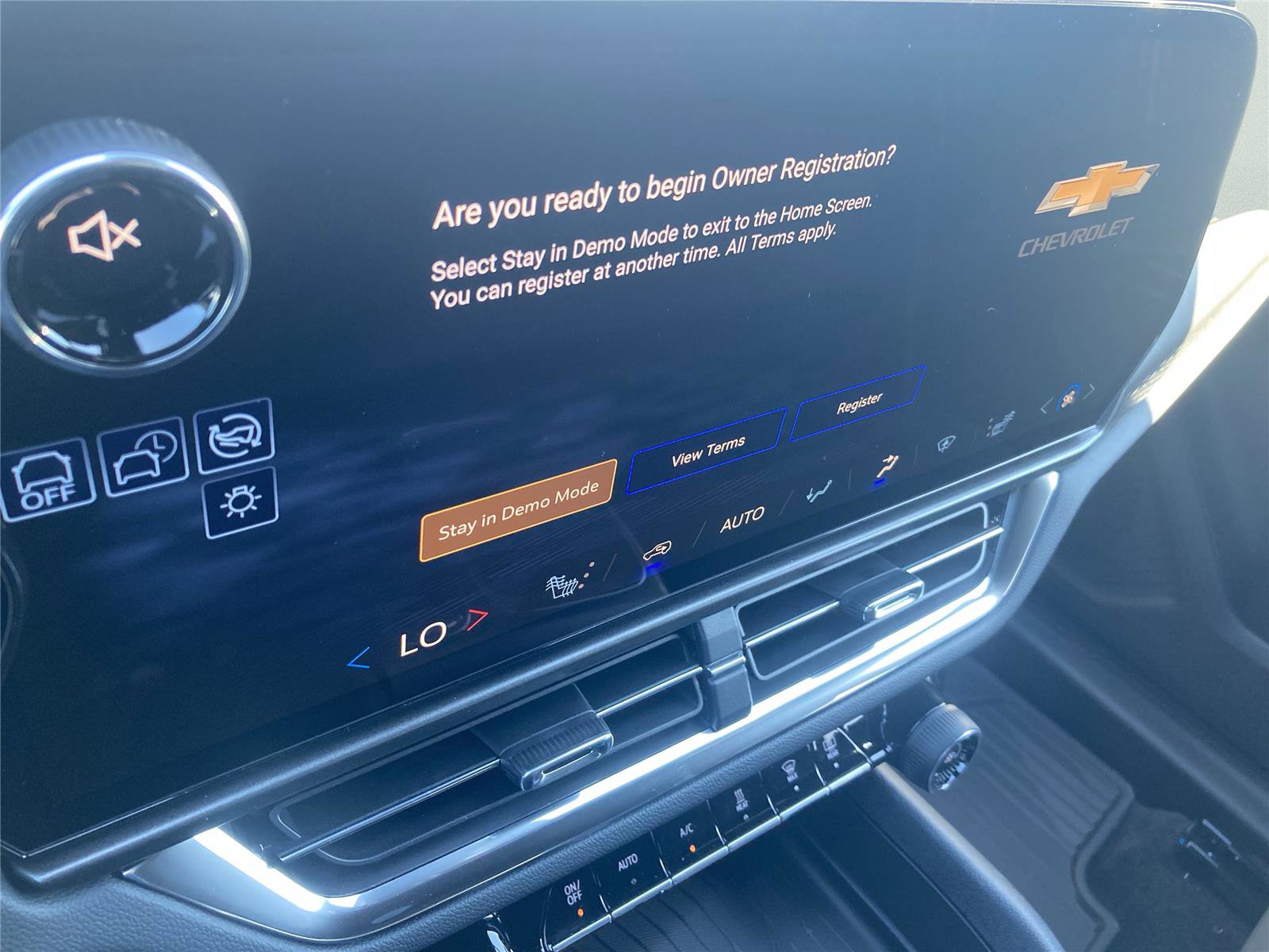 New 2026 Chevrolet Equinox EV LT image 28