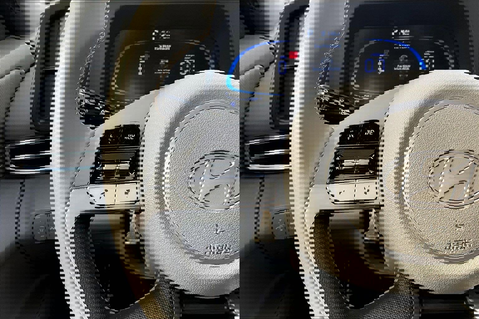 Used 2025 Hyundai Elantra Sport image 11