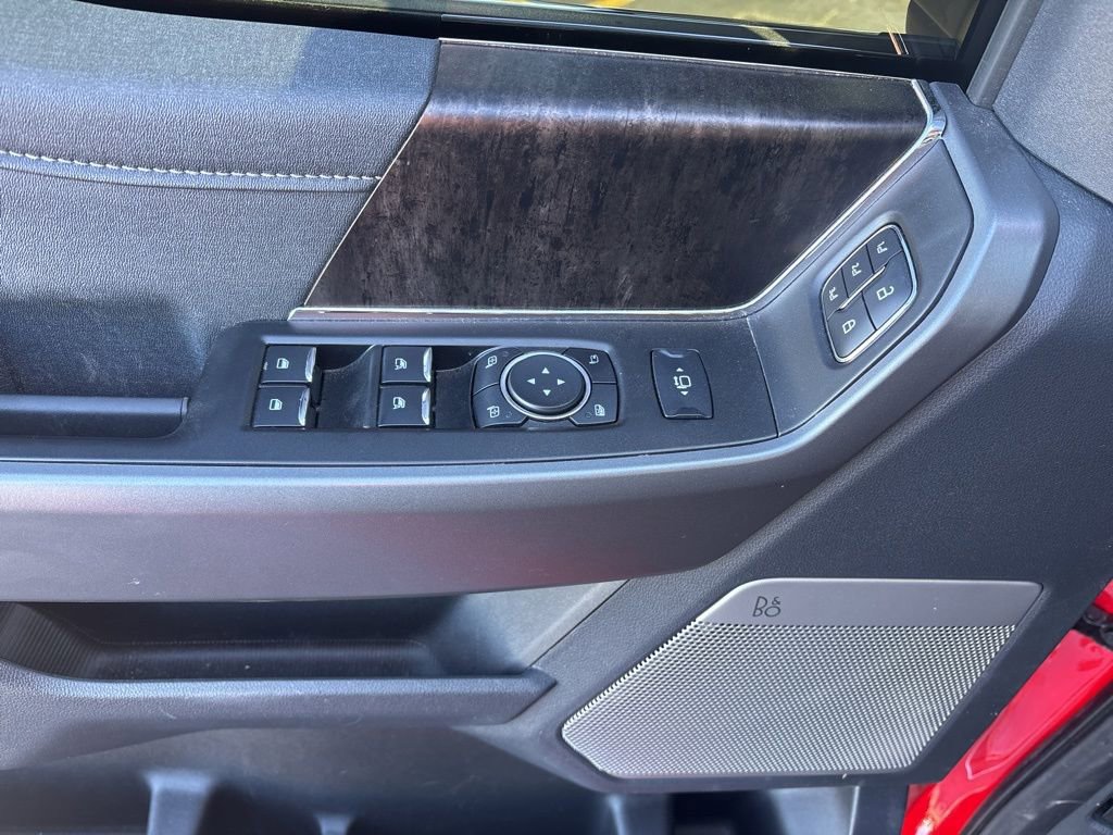 Used 2025 Ford F250 Lariat w/ Chrome Package image 8