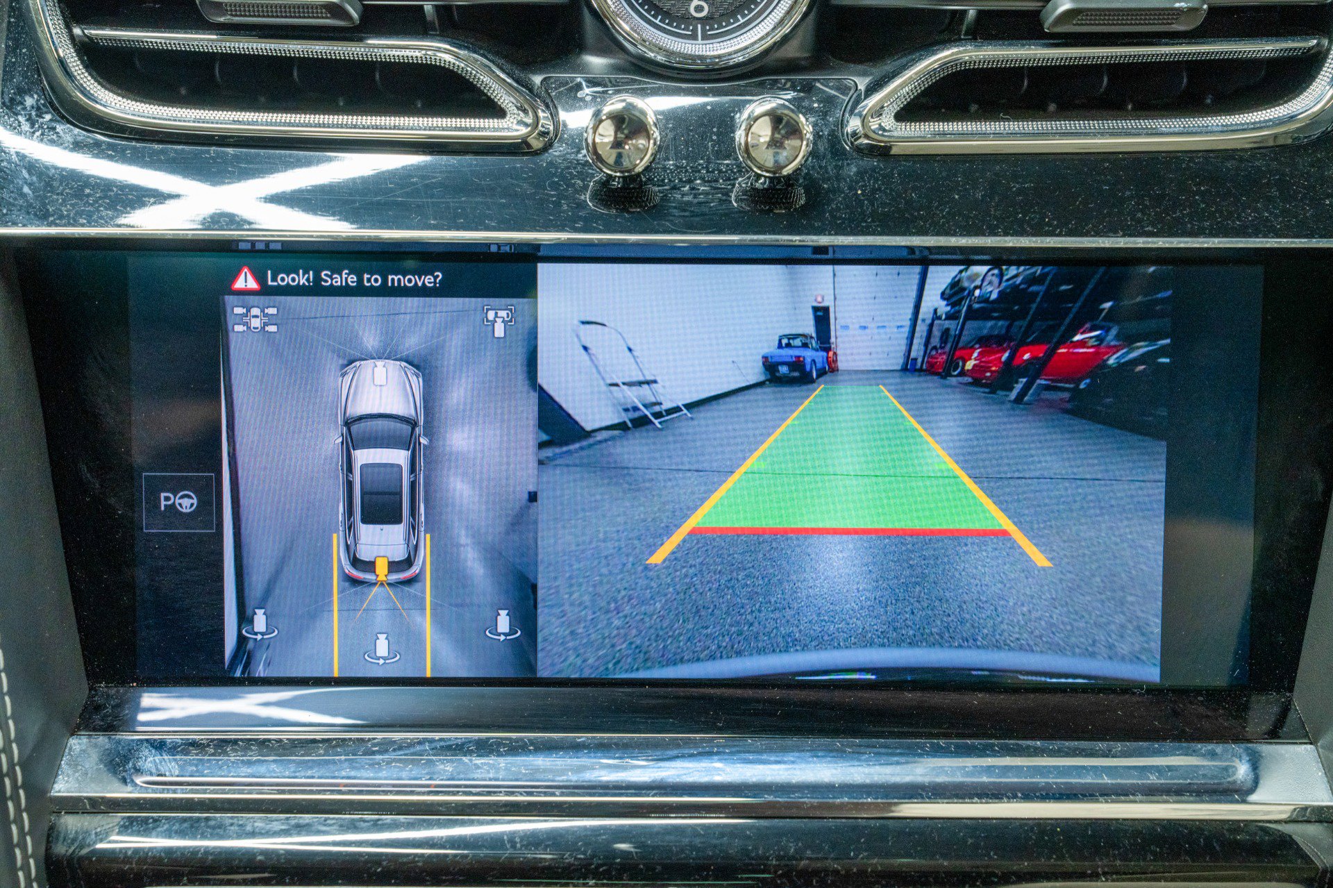 Used 2024 Bentley Bentayga Extended Wheelbase image 34