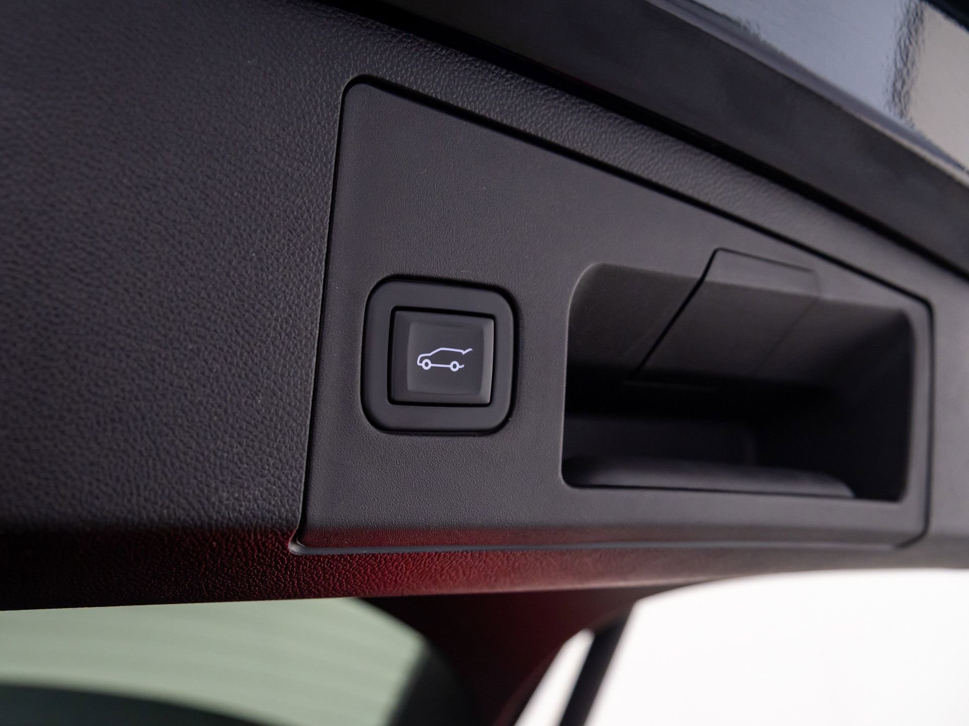 Certified 2023 Cadillac XT4 Premium Luxury w/ Cold Weather Package image 36