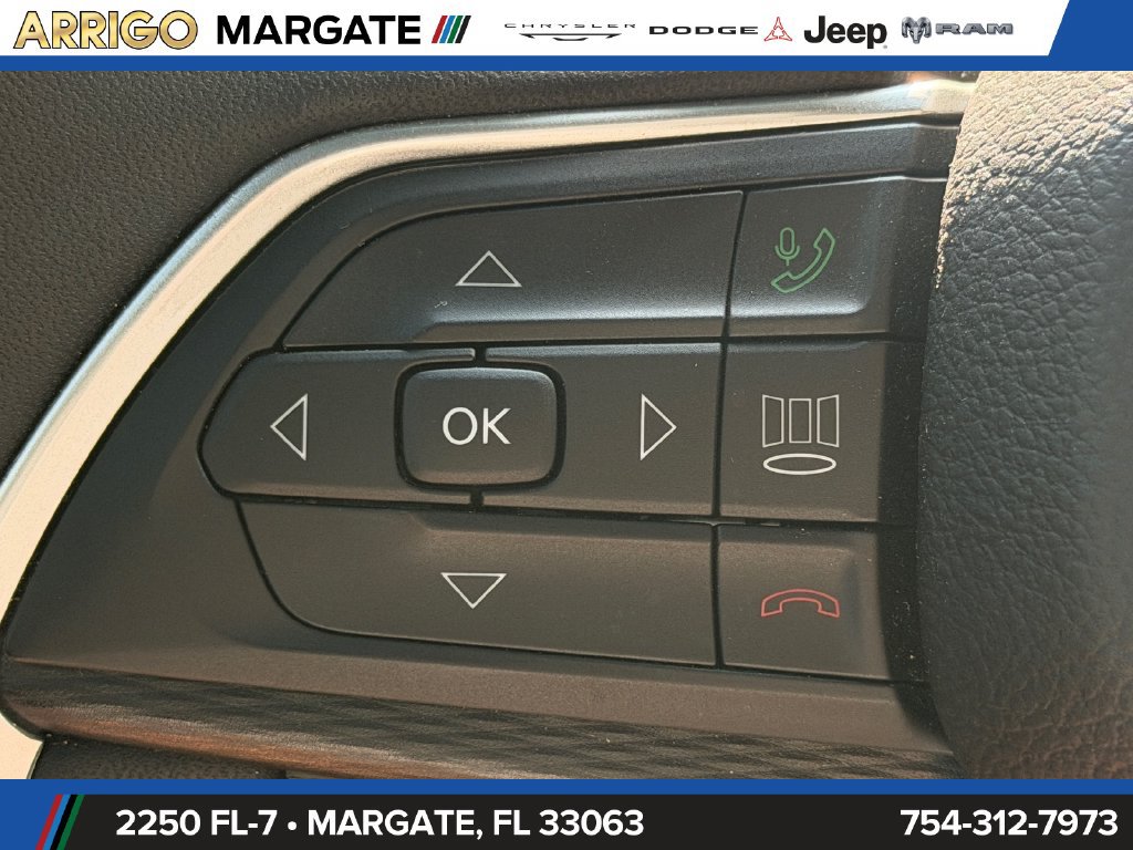 Used 2024 Jeep Grand Cherokee Altitude RWD image 33