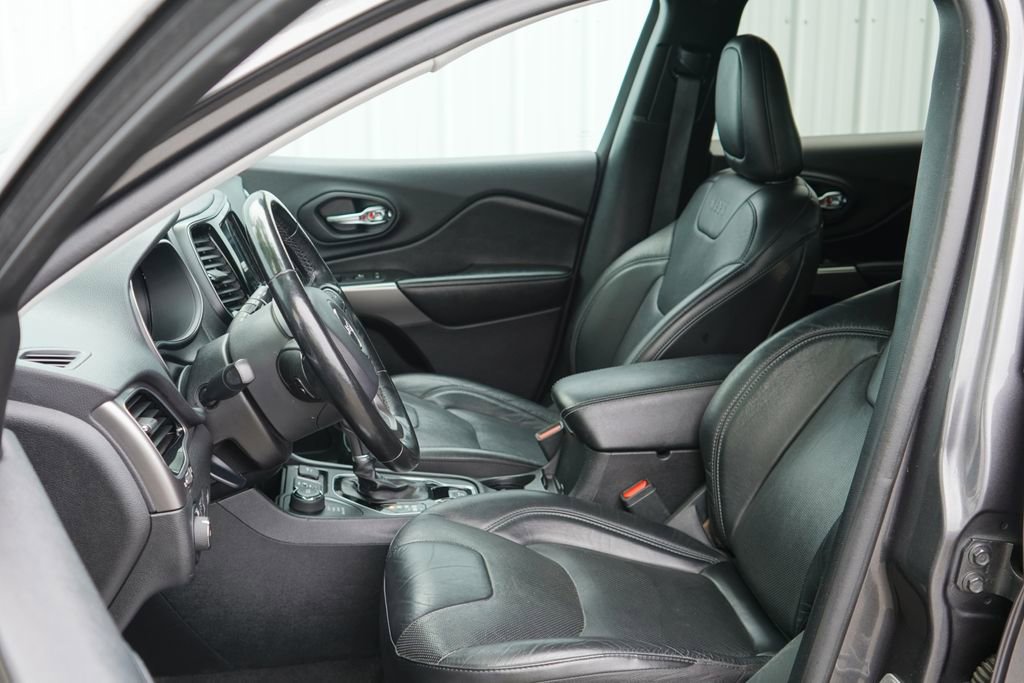 Used 2020 Jeep Cherokee Limited AWD/4WD image 12
