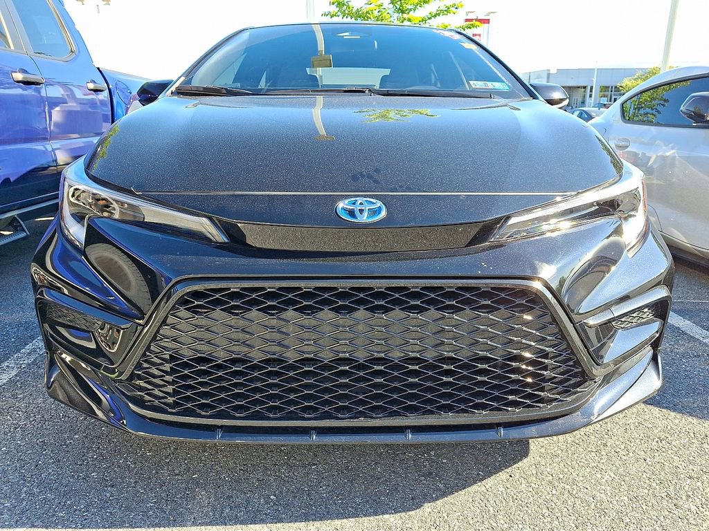 Used 2025 Toyota Corolla SE FWD image 2