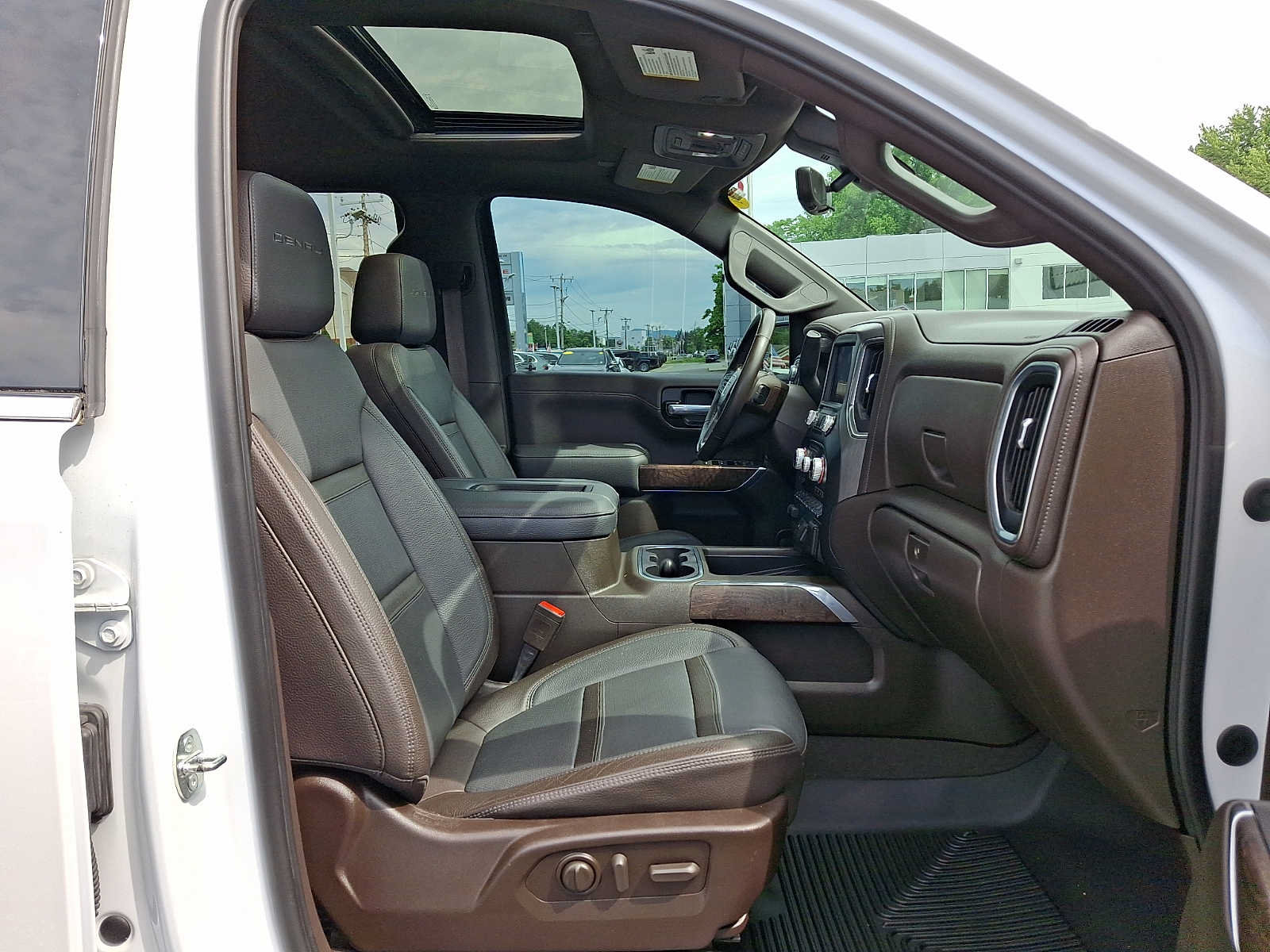 Used 2021 GMC Sierra 1500 Denali w/ Denali Ultimate Package AWD/4WD image 15