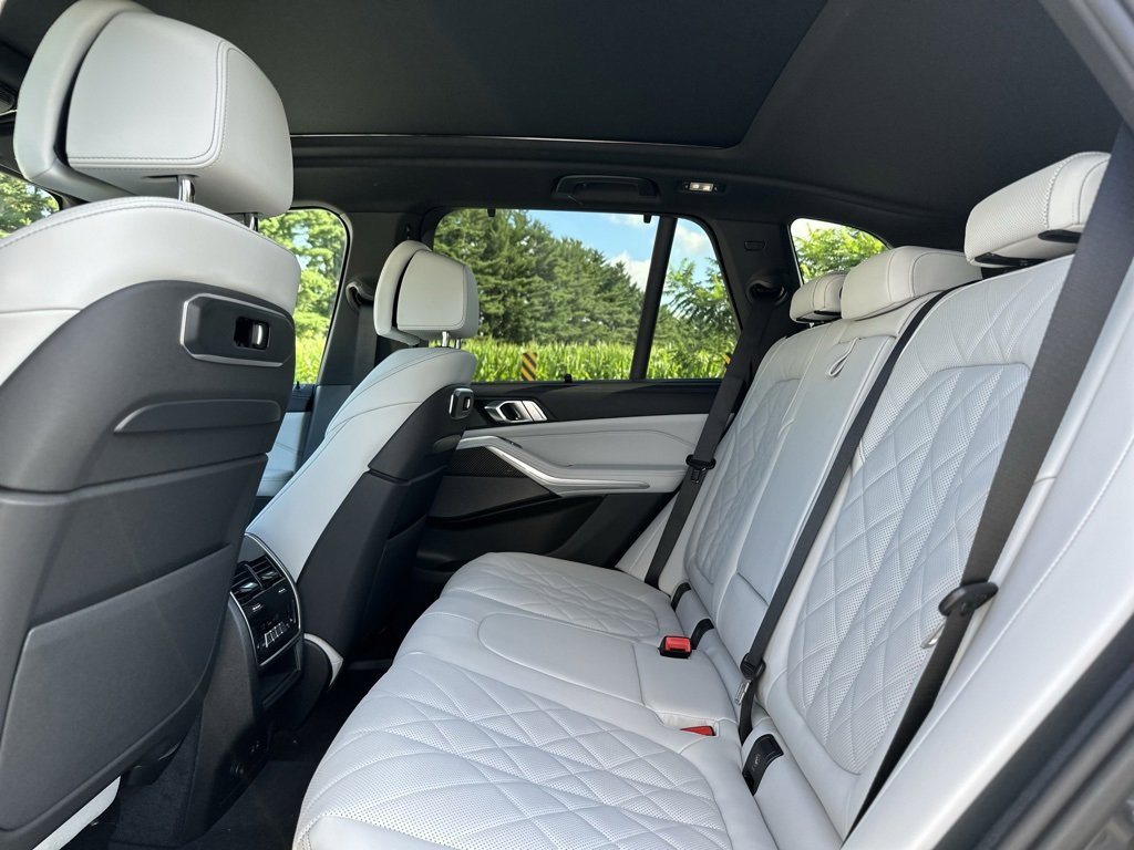 New 2026 BMW X5 M60i image 21