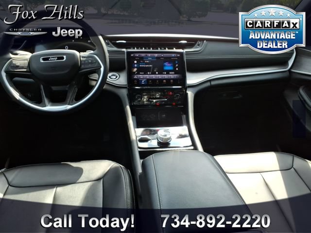 Used 2025 Jeep Grand Cherokee Limited AWD/4WD image 13