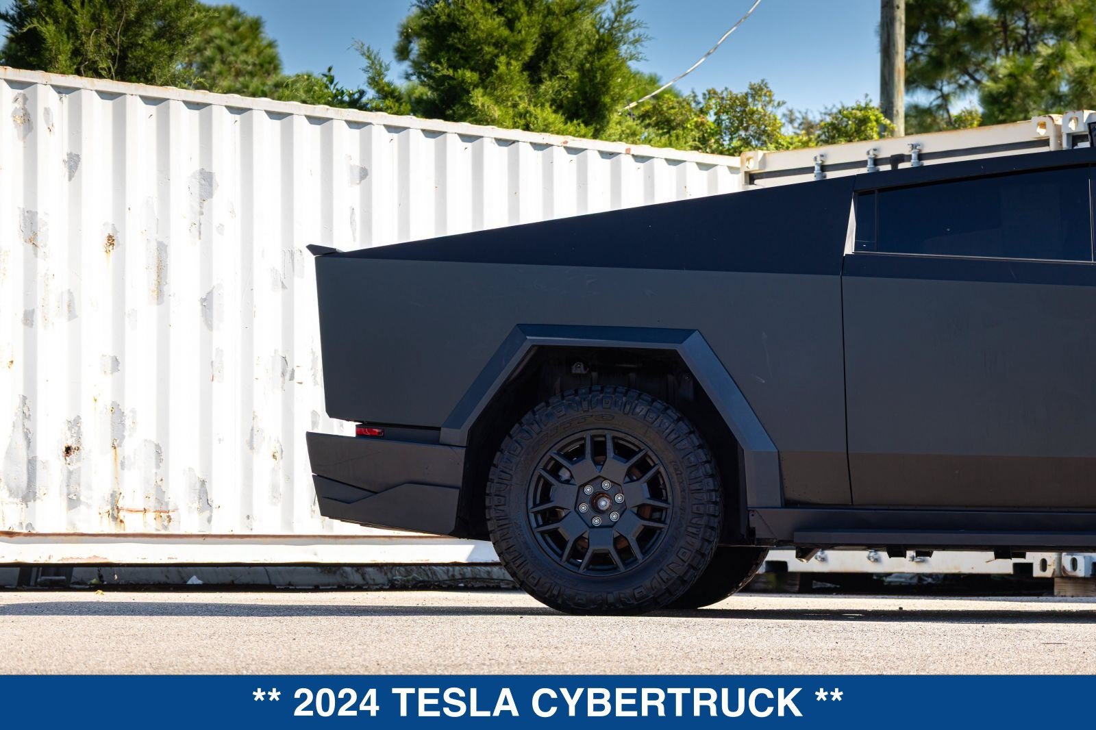 Used 2024 Tesla Cybertruck Cyberbeast AWD/4WD image 26
