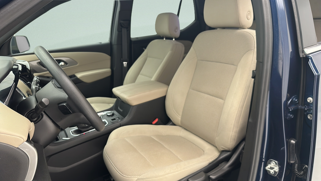 Used 2023 Chevrolet Traverse LS w/ Safety Package AWD/4WD image 14