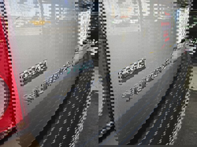 Used 2012 GMC Yukon XL SLT RWD image 32