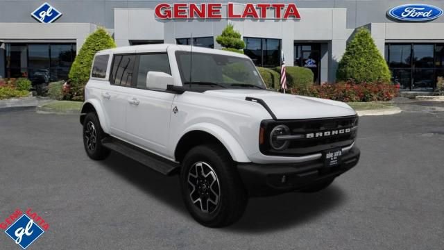 Used 2025 Ford Bronco Outer Banks image 1