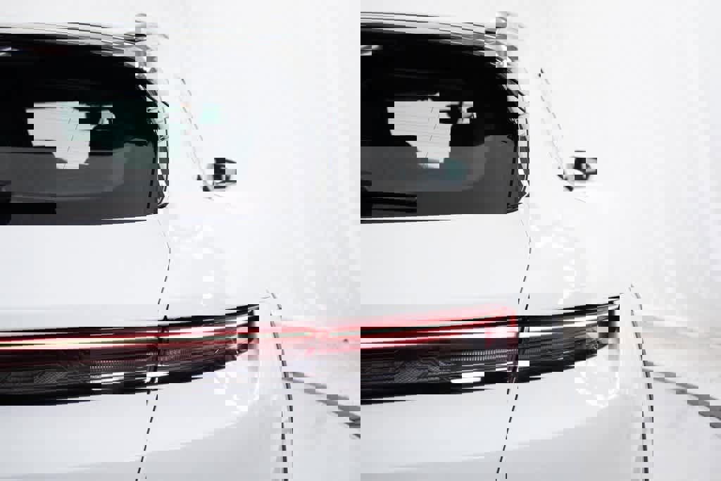 Certified 2025 Porsche Taycan 4S image 37