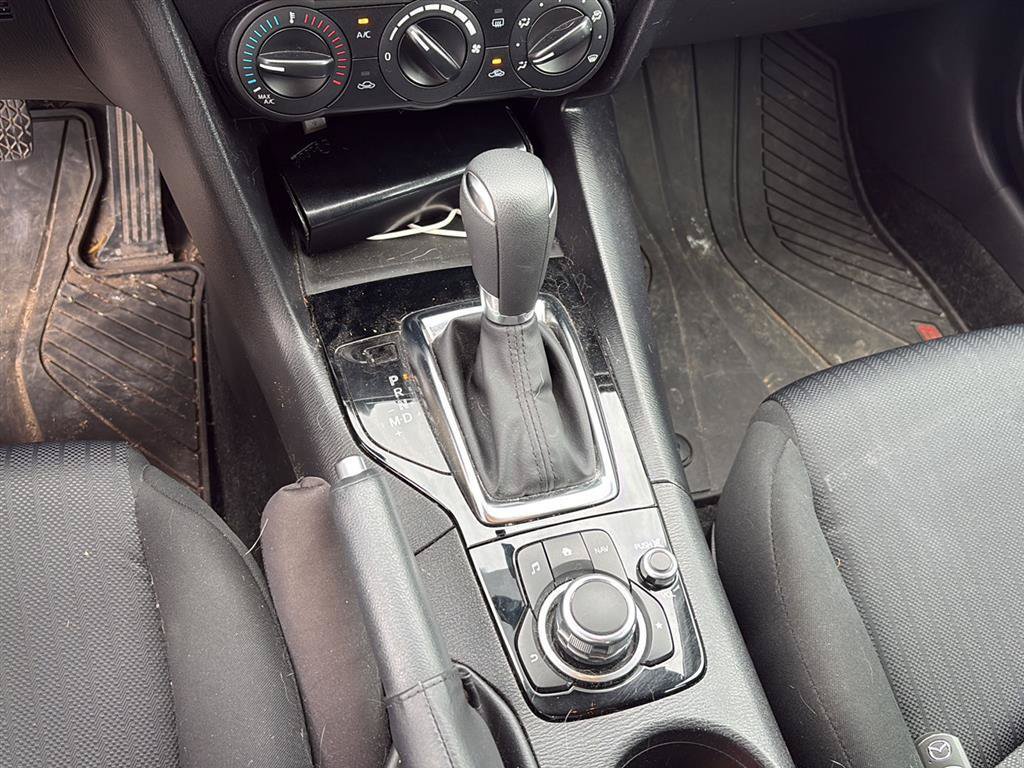 Used 2016 MAZDA MAZDA3 i Sport FWD image 16