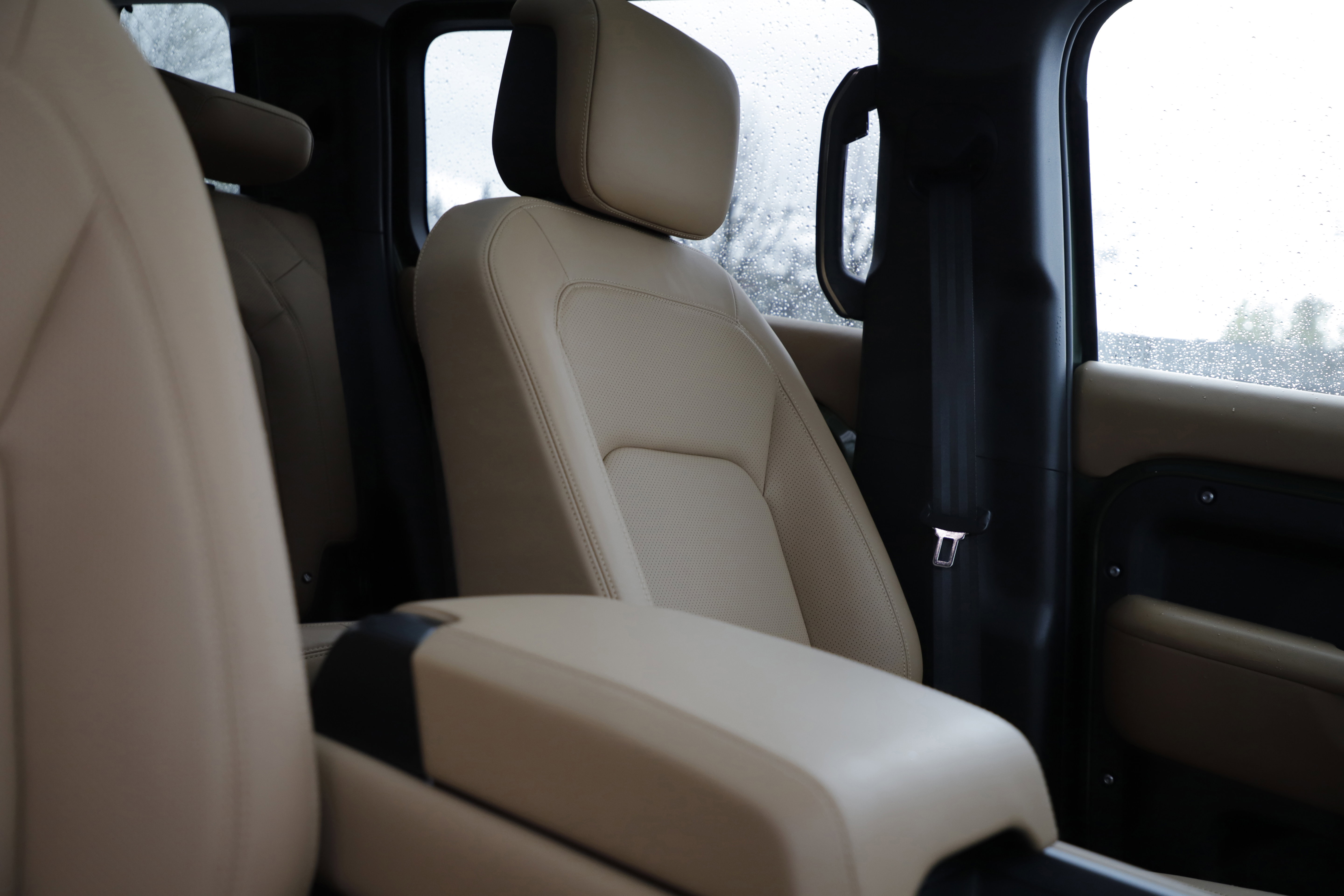 New 2026 Land Rover Defender 110 X-Dynamic SE AWD/4WD image 12