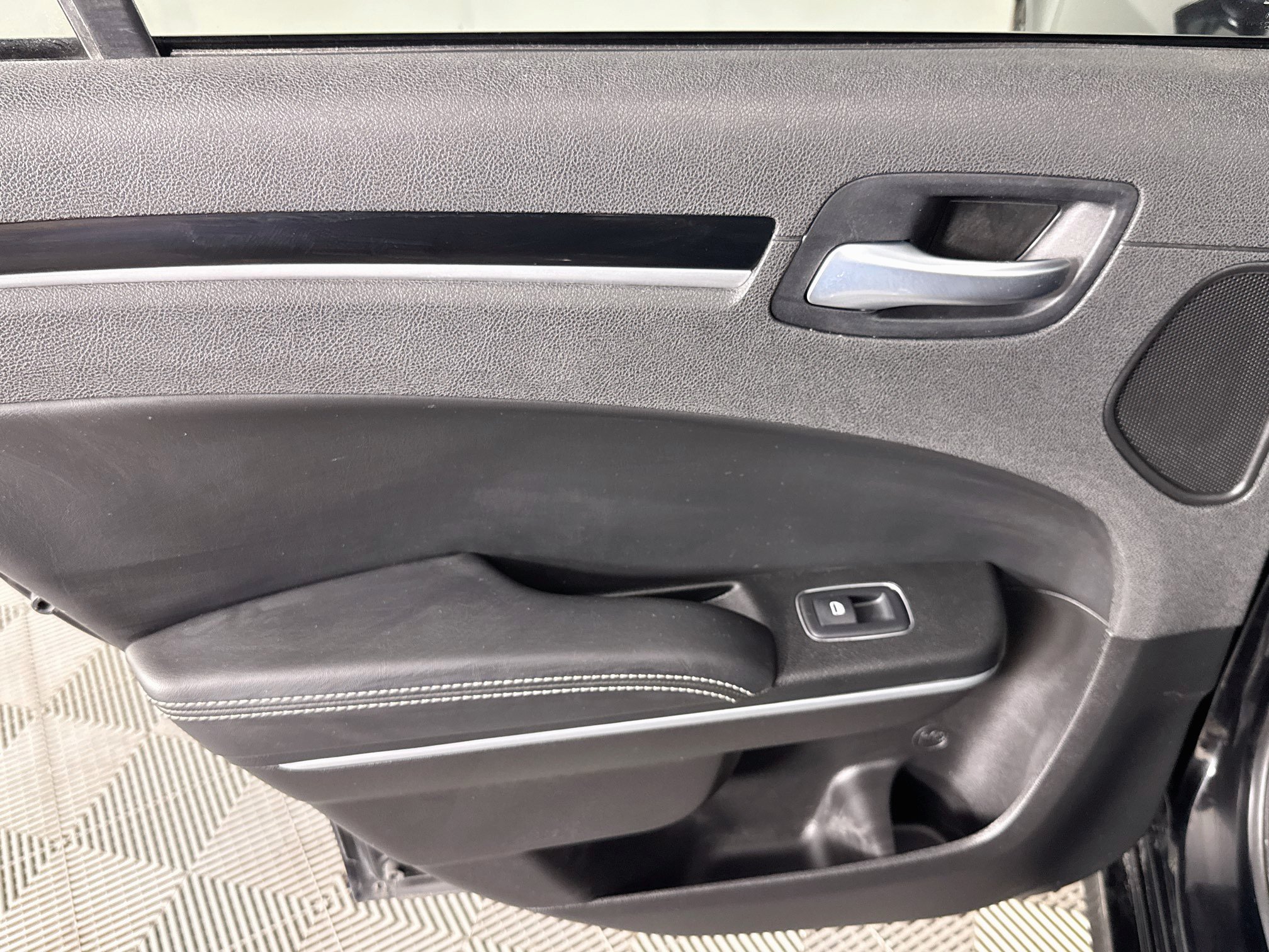 Used 2022 Chrysler 300 S w/ Comfort Group RWD image 24