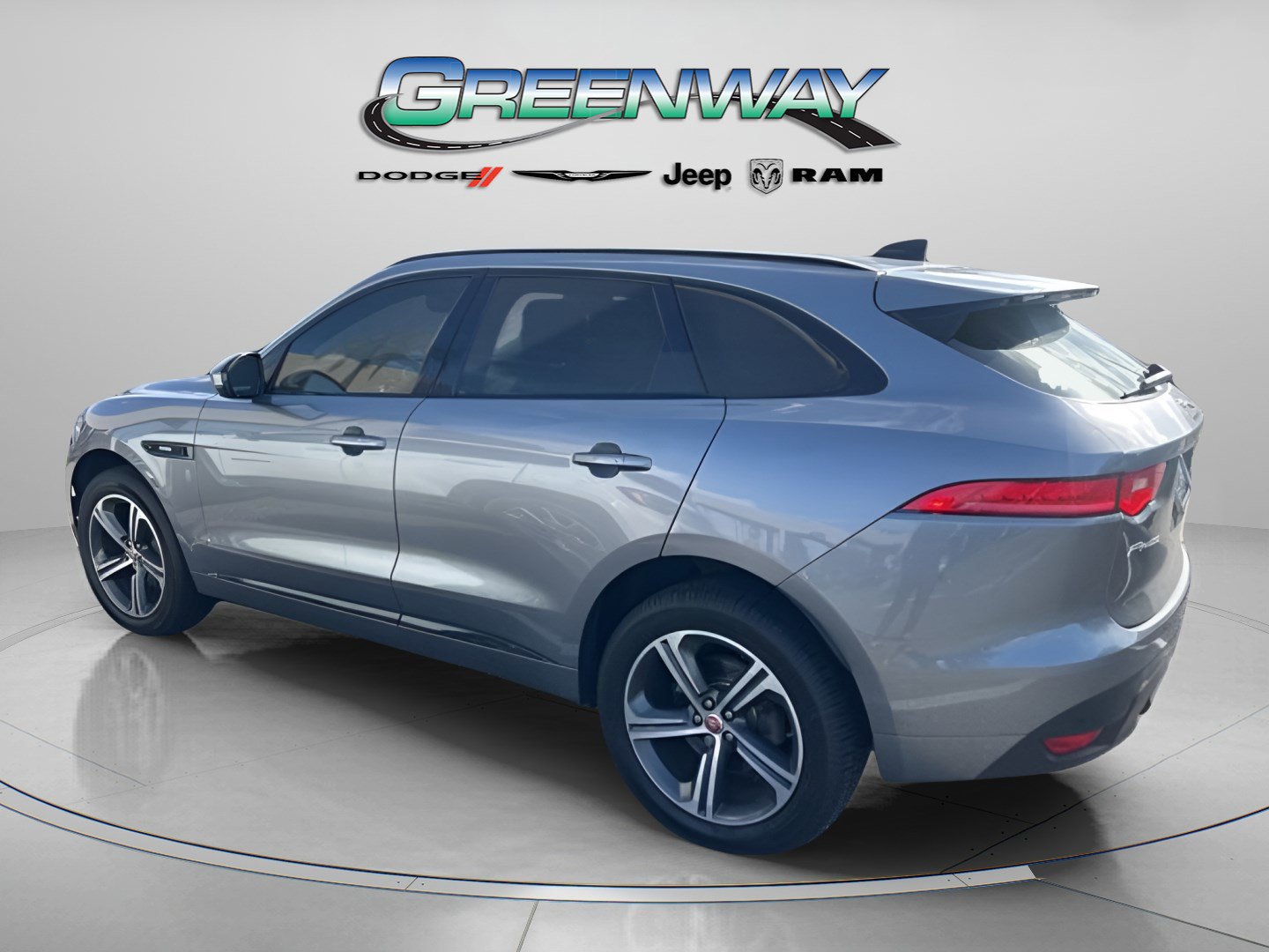Used 2020 Jaguar F-PACE R-Sport image 7