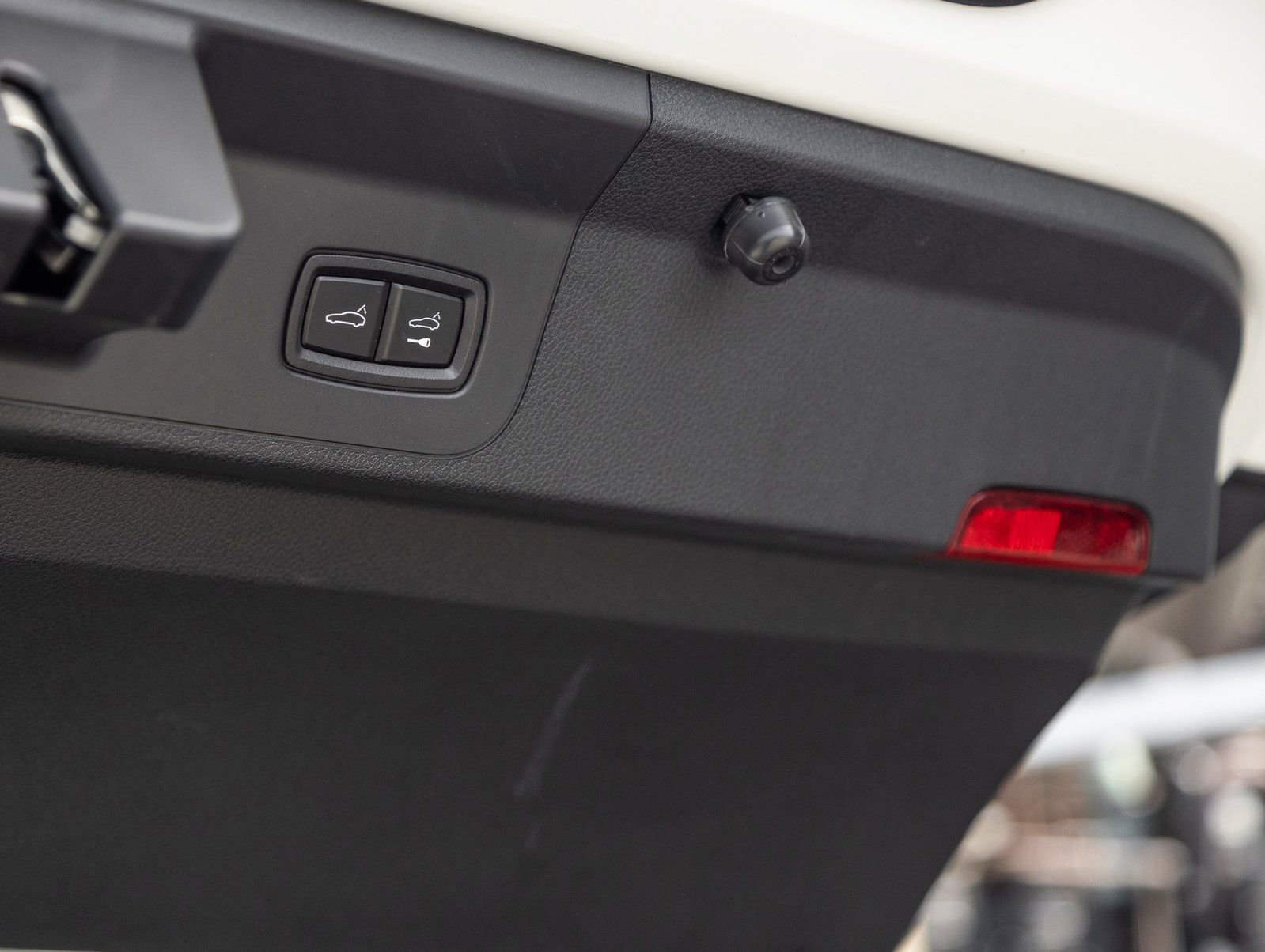 Certified 2023 Porsche Panamera 4 Platinum Edition image 31