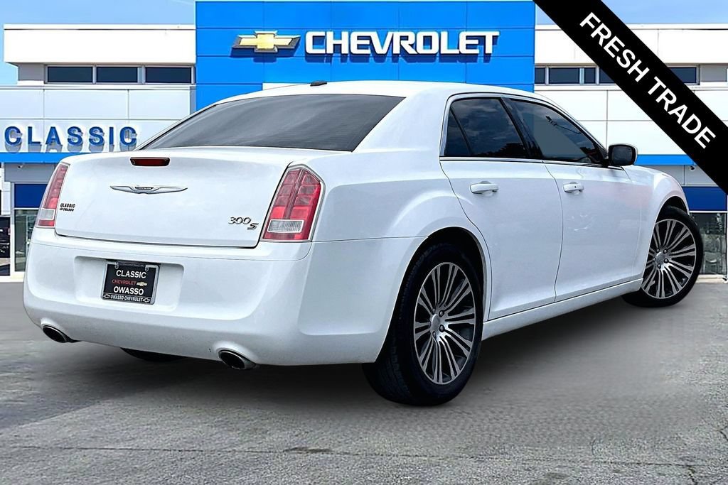 Used 2013 Chrysler 300 S RWD image 18