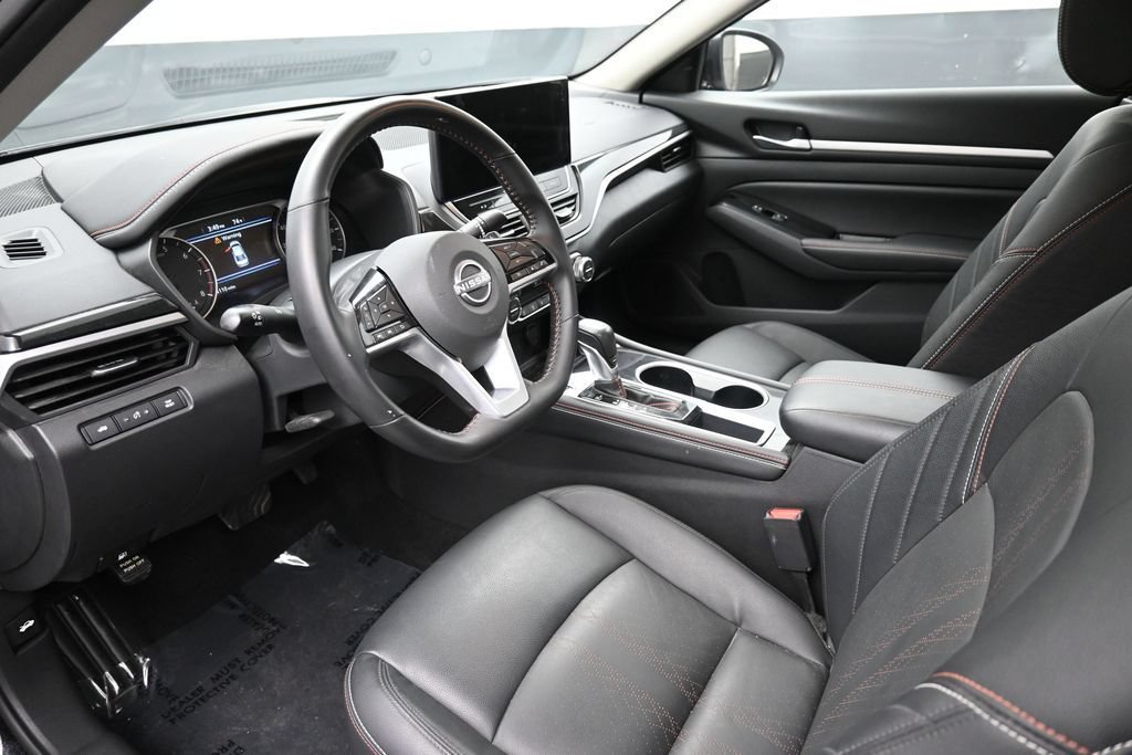 Used 2025 Nissan Altima 2.5 SR w/ SR Premium Package FWD image 19