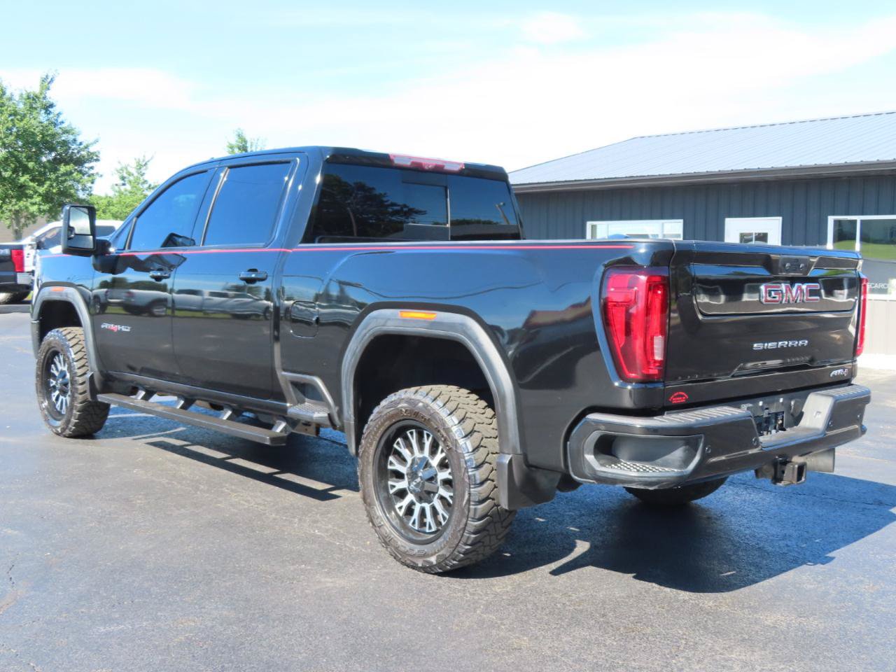 Used 2020 GMC Sierra 2500 AT4 w/ AT4 Premium Package AWD/4WD image 4