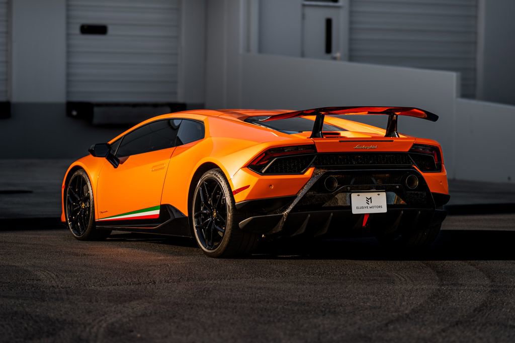 Used 2018 Lamborghini Huracan Performante image 17