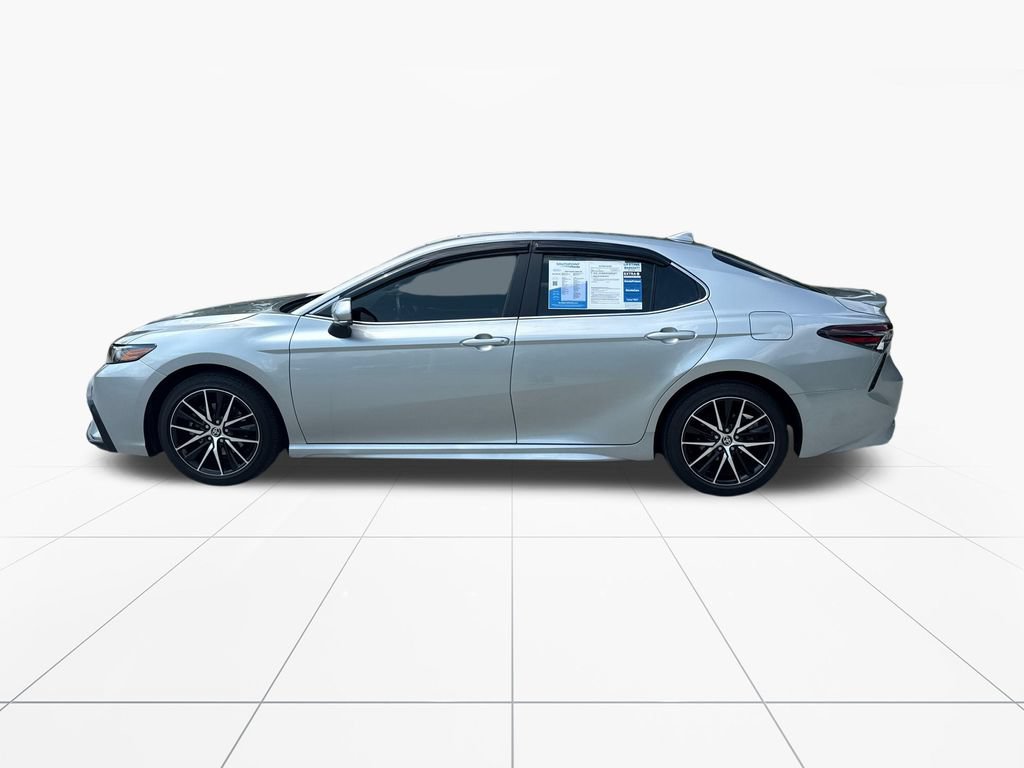 Used 2024 Toyota Camry SE FWD image 4