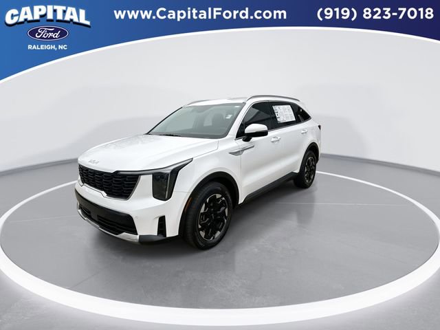Used 2024 Kia Sorento S image 4
