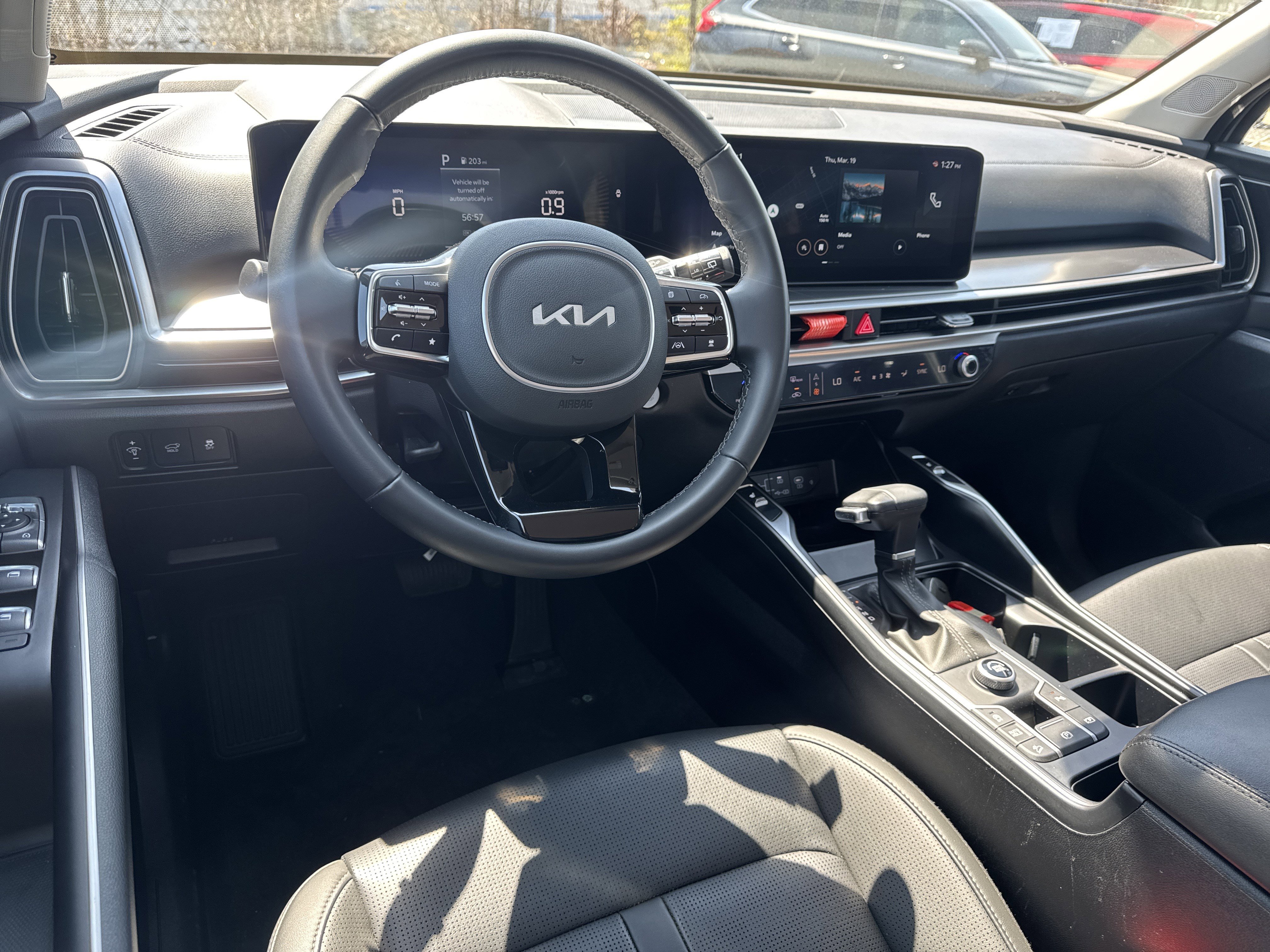 Used 2025 Kia Sorento EX w/ Panoramic Sunroof Package image 22