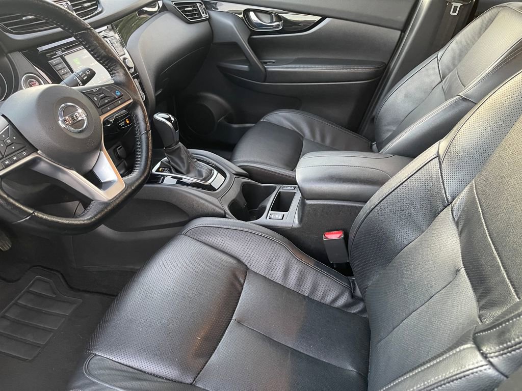 Used 2022 Nissan Rogue Sport SL w/ Premium Package image 9