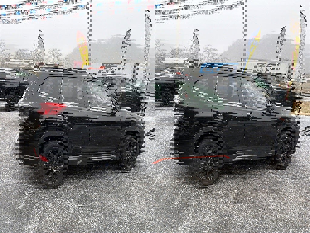 Used 2023 Subaru Forester Sport image 3