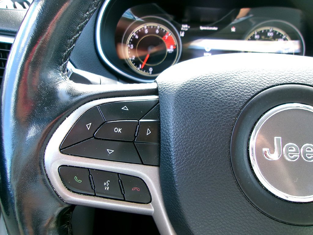 Used 2021 Jeep Cherokee Limited w/ Elite Package FWD image 9