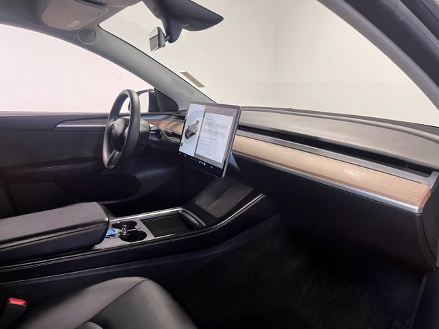 Used 2023 Tesla Model Y Long Range image 11