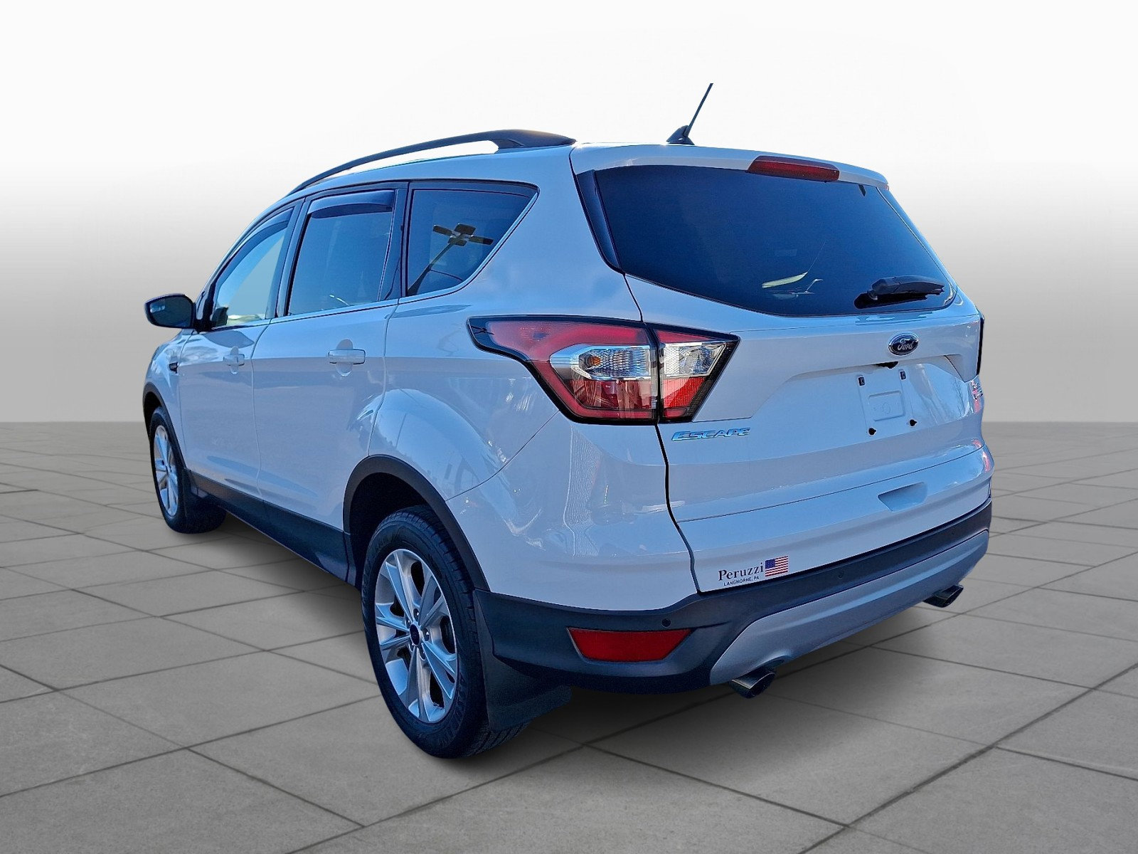 Used 2018 Ford Escape SEL image 5