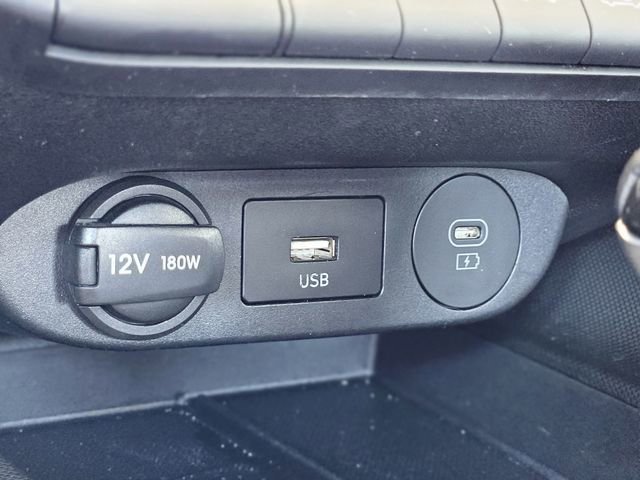 Used 2025 Hyundai Elantra Limited FWD image 26