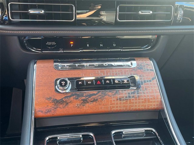 New 2025 Lincoln Aviator Black Label w/ Jet Appearance Package image 30