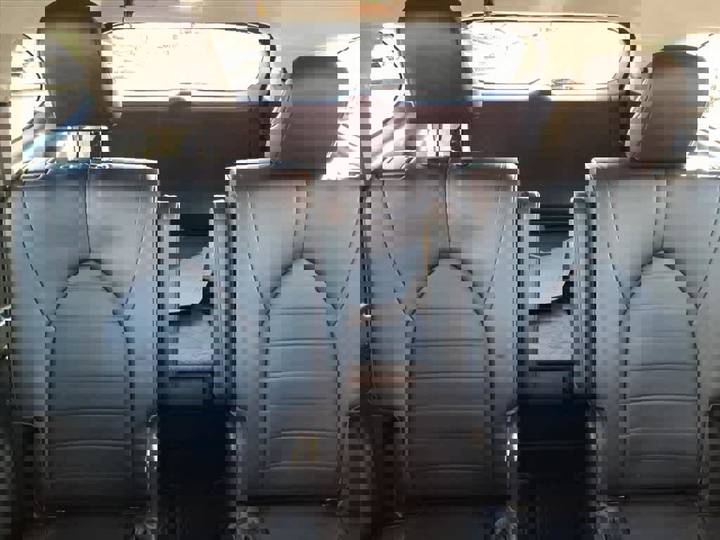 Used 2023 Toyota Highlander XLE image 19